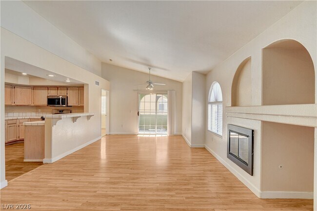 Building Photo - 7950 W Flamingo Rd