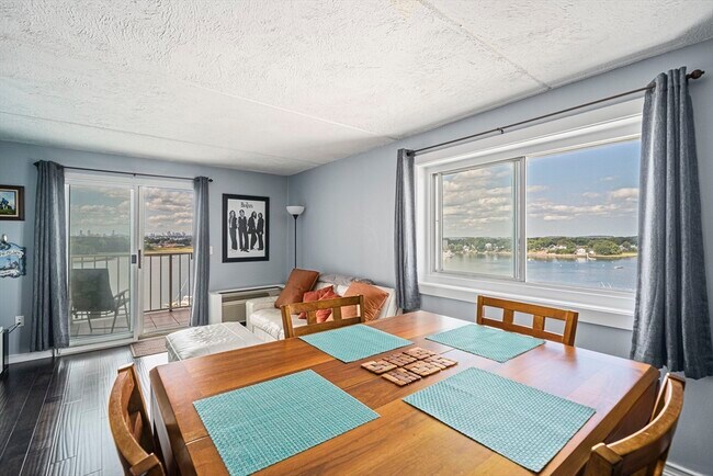 Building Photo - 200 Cove Way