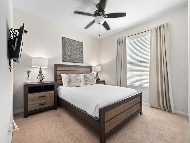 Building Photo - 8825 Rhodes St