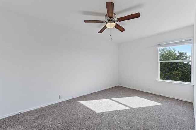 Building Photo - 480 Camelia Pkwy