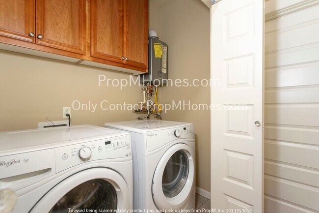 Building Photo - Charming Three Bedroom Home in Arbor Lodge!