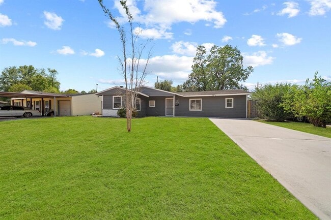 Building Photo - 5210 Balkin St