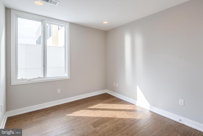 Building Photo - 820-24 N 3rd St