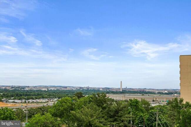 Building Photo - 1300 Army Navy Dr