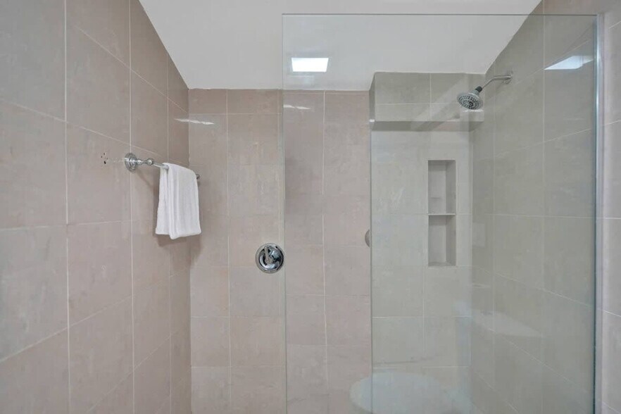 Building Photo - 1115 SW 4th St