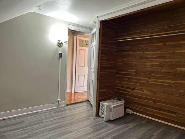 Building Photo - Cozy 2-Bedroom Home with Bonus Rooms in Lancaster - Private Backyard!