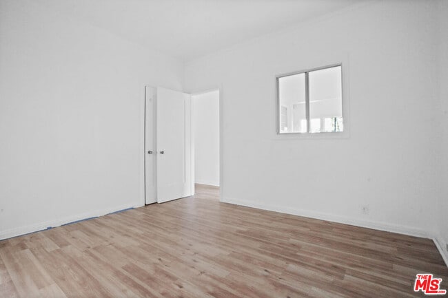 Building Photo - 1091 S Mansfield Ave