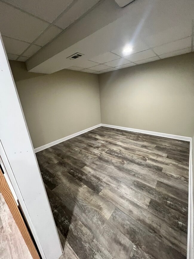 Building Photo - 37 N Channel Dr