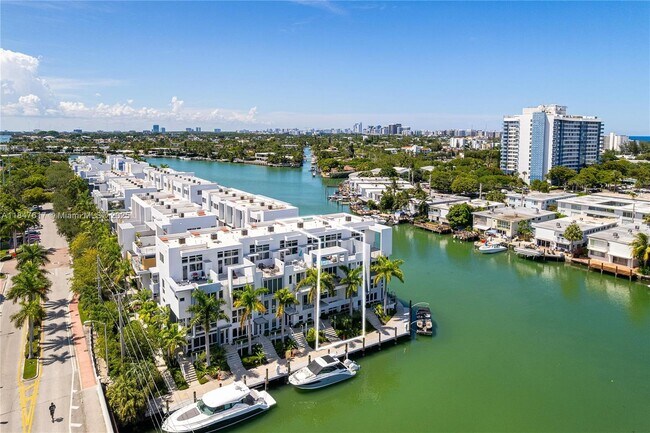 Building Photo - 31 N Shore Dr