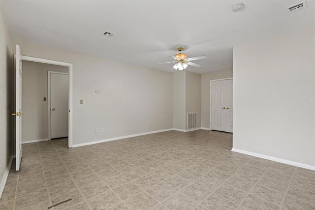 Building Photo - 216 Red River Dr