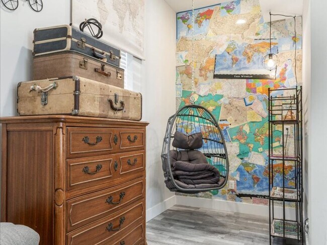 Building Photo - Flexible Lease Lengths! Furnished Southside Townhome