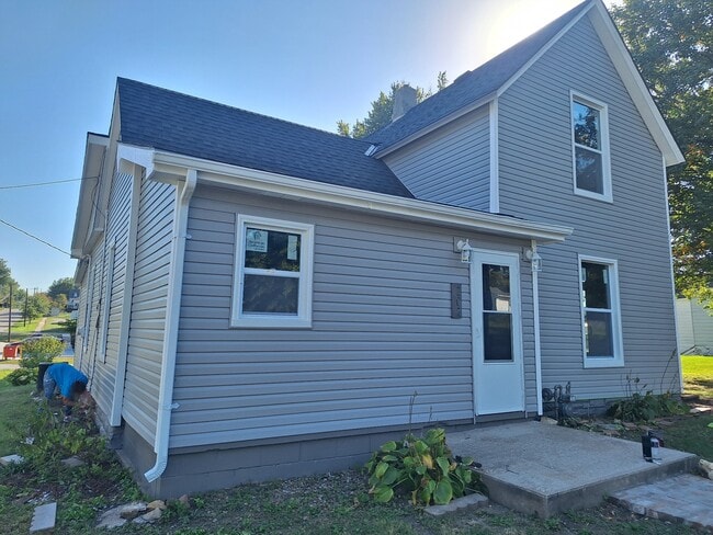 Building Photo - 202 W Chestnut St