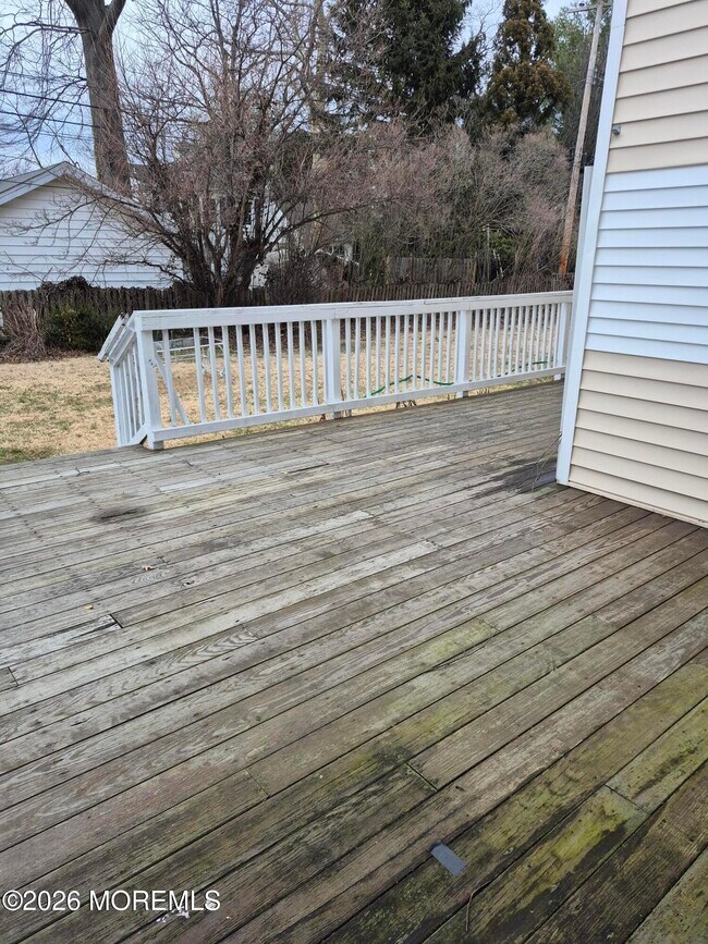 Building Photo - 247 Perrine Ave