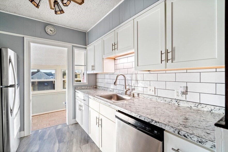 Building Photo - 14 Windsor Rd