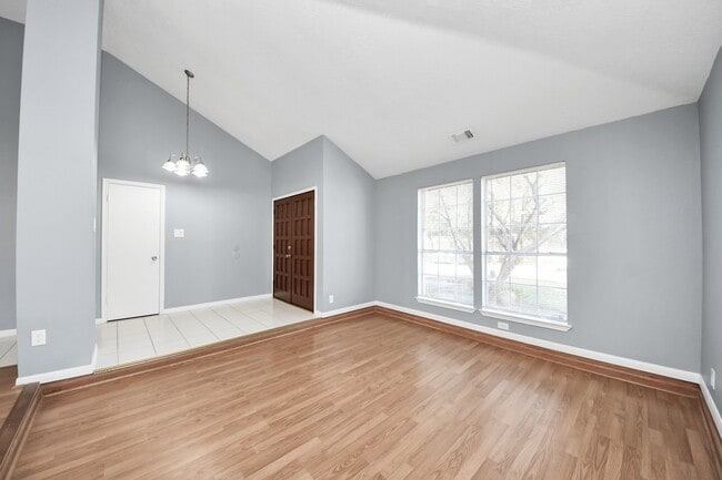 Building Photo - 10011 Berry Limb Dr