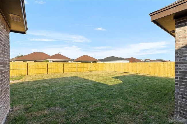Building Photo - 619 Gable Dr
