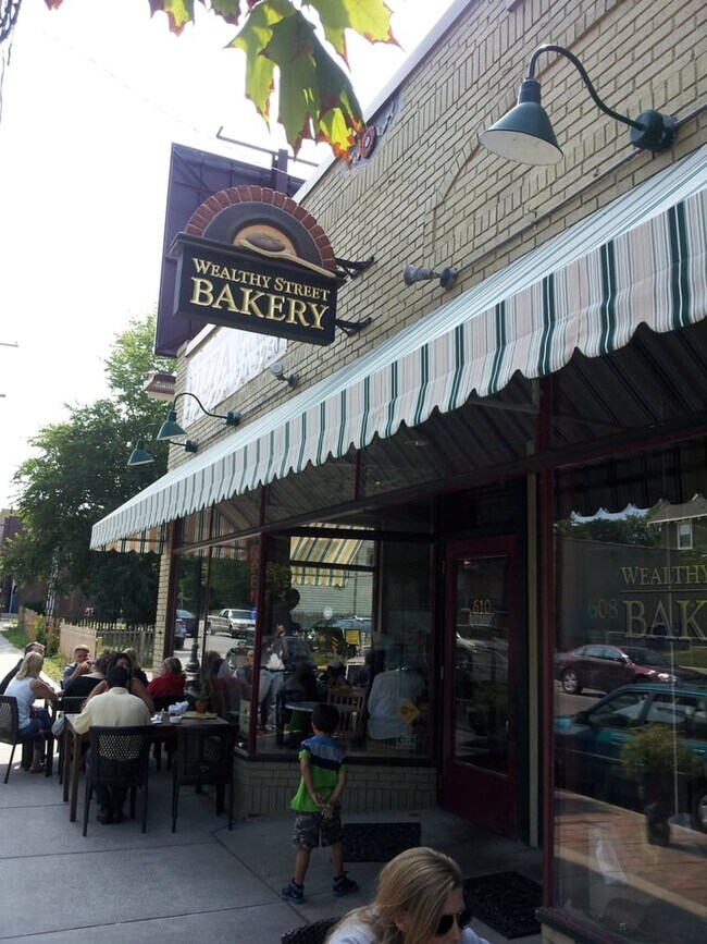 Building Photo - 514 Glenwood Ave SE