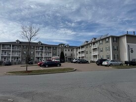 Building Photo - 17 Carmichael St