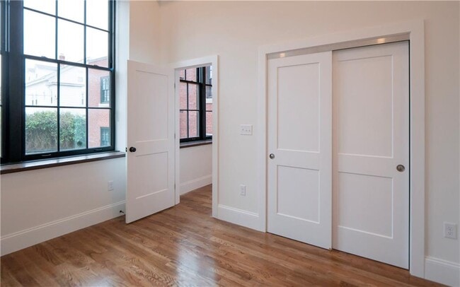 Building Photo - 15 Cranston Ave