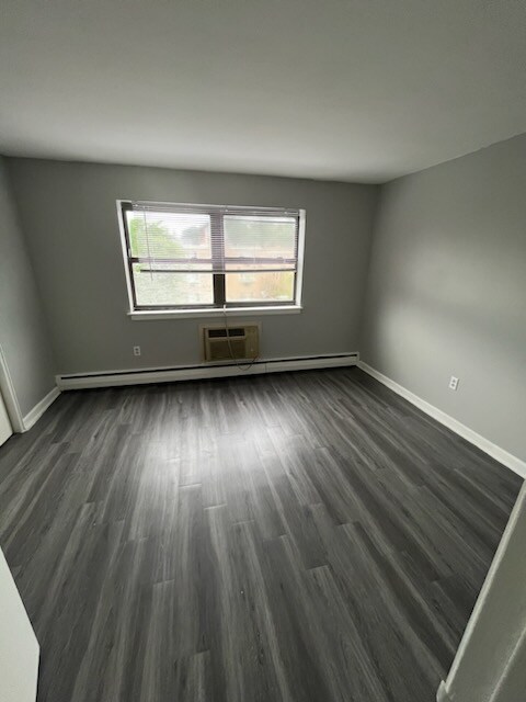 Building Photo - 137 Evergreen Ave