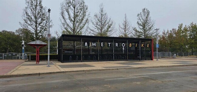 Building Photo - 1804 Singleton Ave