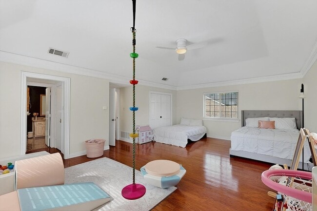 Building Photo - 2806 Sausalito Dr