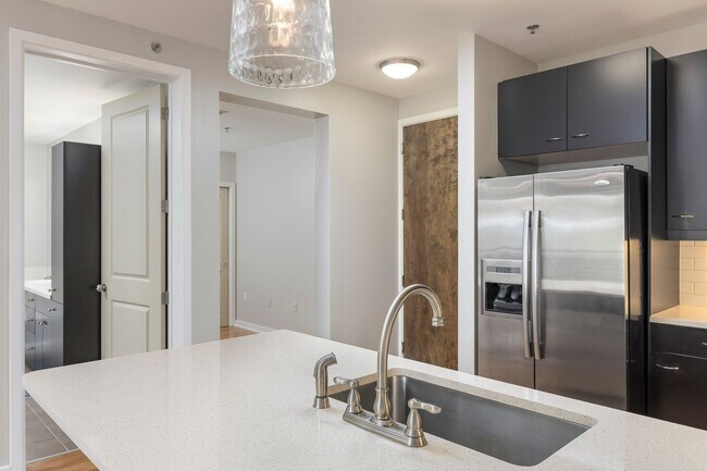 Building Photo - 200 Manufacturers Rd