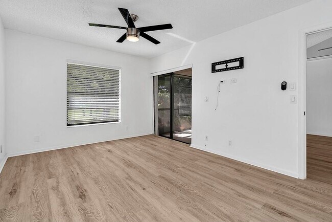 Building Photo - 416 Buttonwood Pl