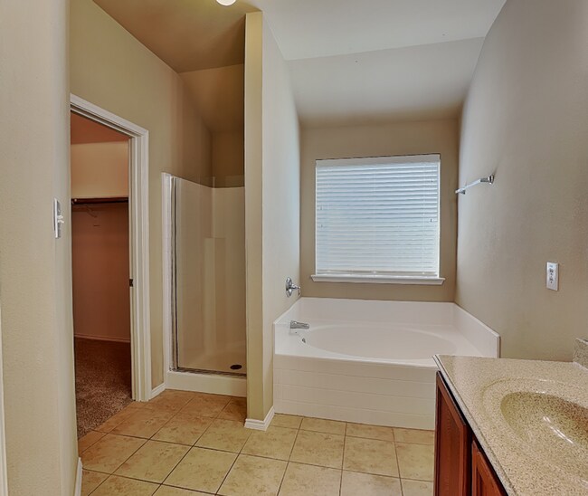 Building Photo - Modern Living Meets Texas Charm in the Heart of Vista West!