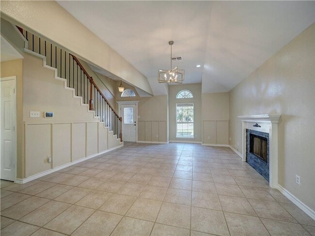 Building Photo - 3 bedroom 3 bath house