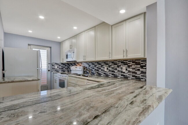 Building Photo - 4500 N Federal Hwy