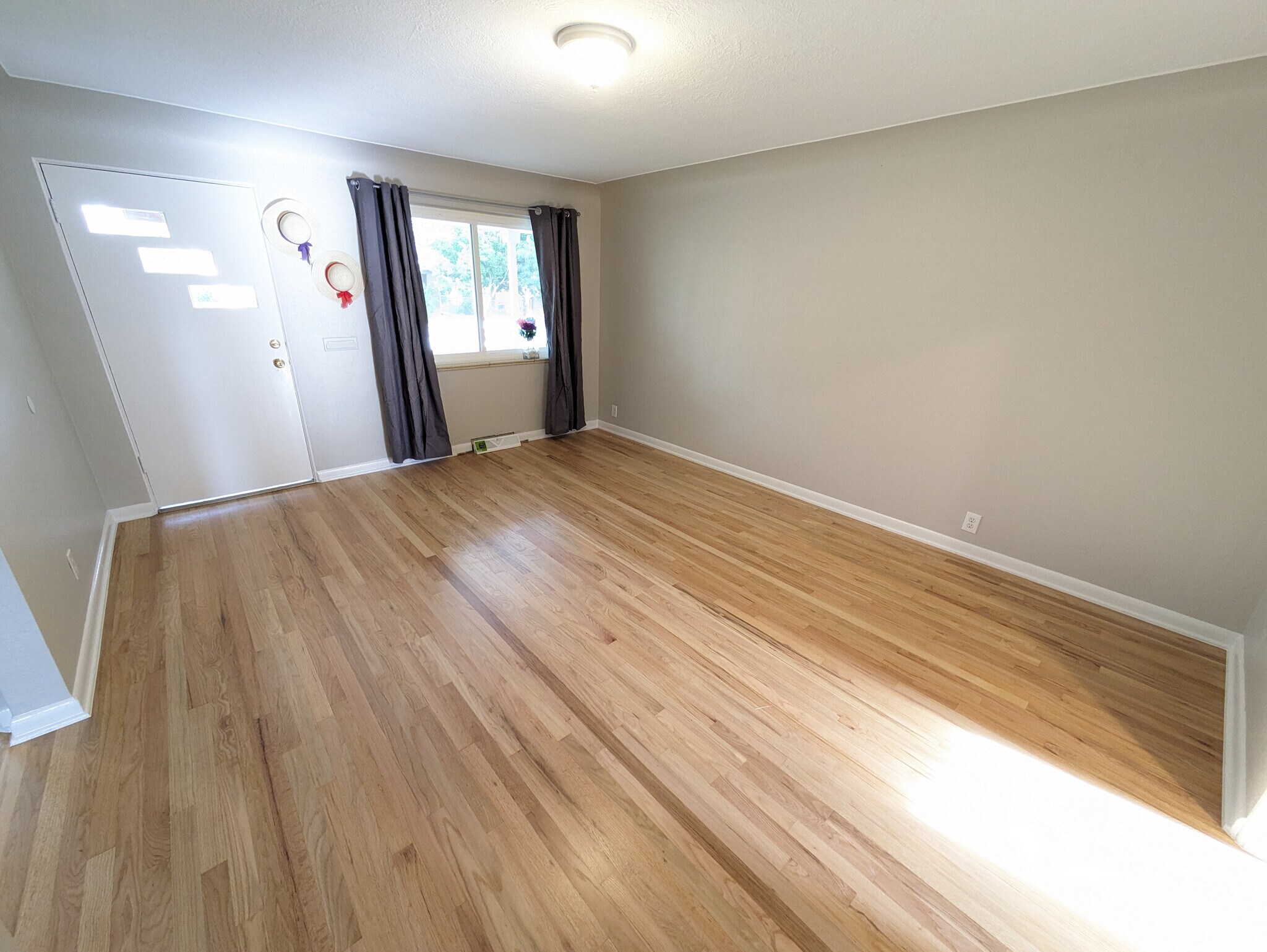 Building Photo - 2265 South Acoma Street