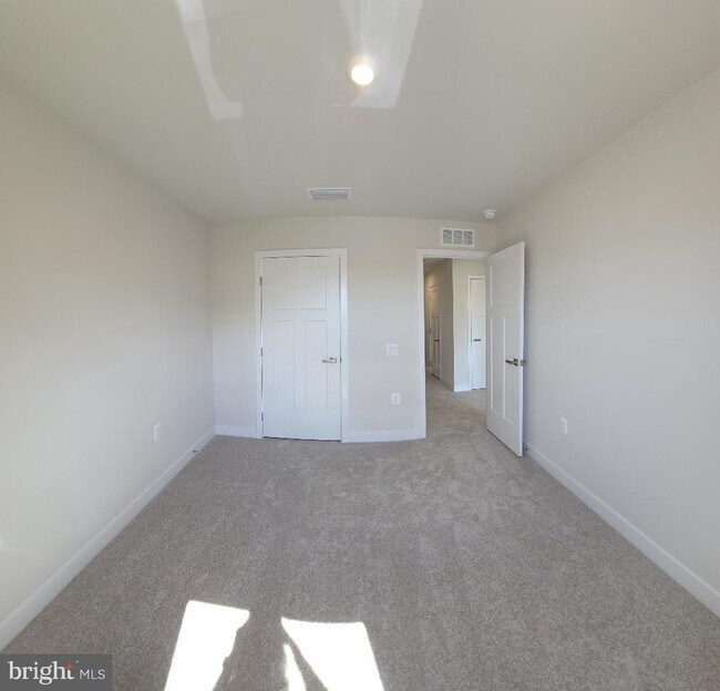 Building Photo - 8901 Blackthorne Pl