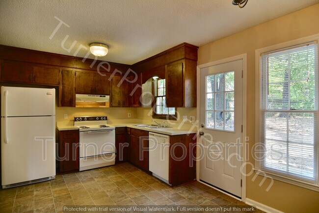 Building Photo - 121 Manorwood Ct