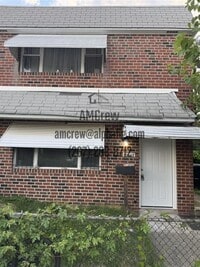 Building Photo - 10008 Jeanes St