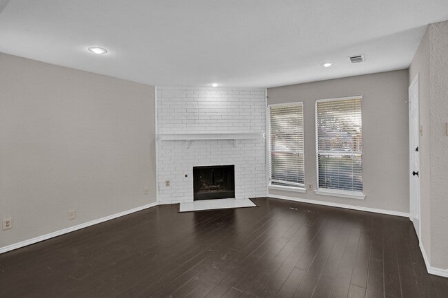 Building Photo - 7640 Kings Ridge Rd