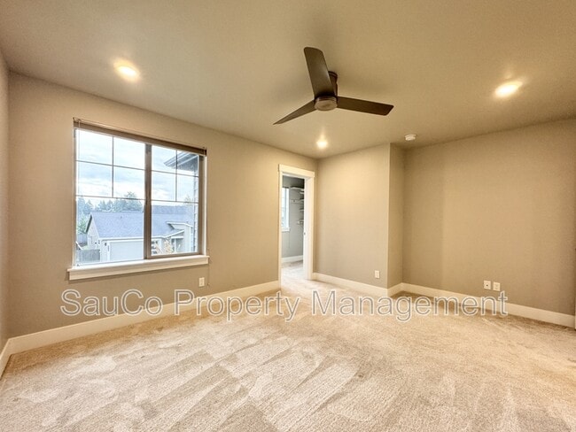 Building Photo - 5715 SE 79th Ave