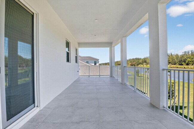 Building Photo - 15120 Wildwood Cir