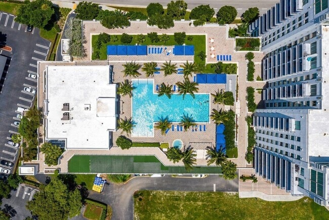 Building Photo - 300 S Australian Ave