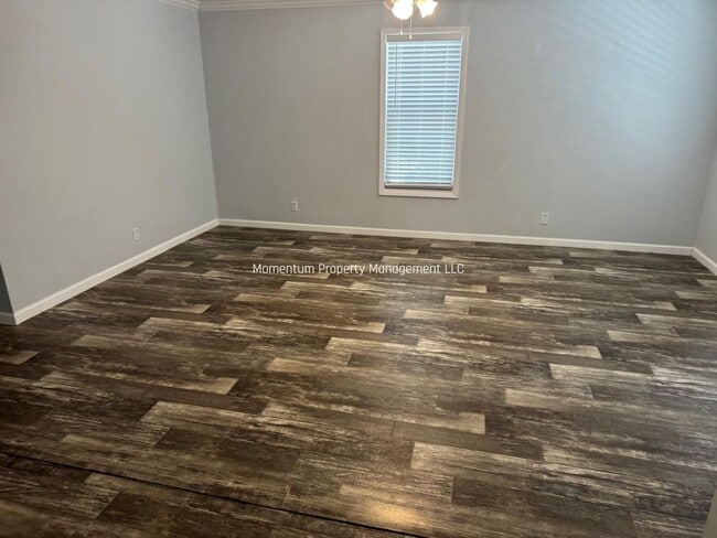 Building Photo - 2452 Ayerswood Dr
