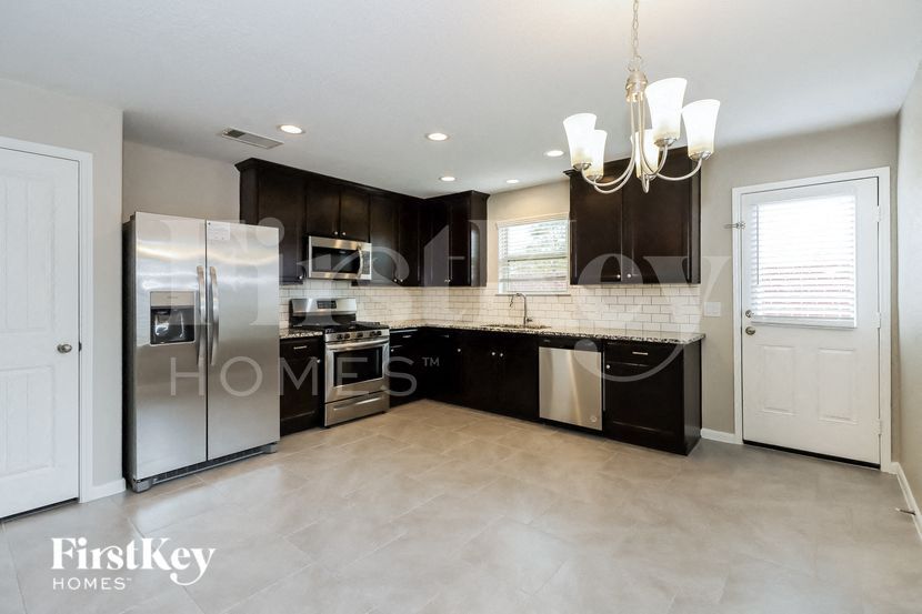 Building Photo - 1409 Woods Lake Ct