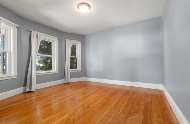 Building Photo - 39 Medford St