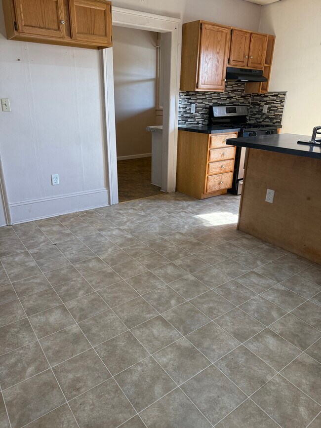 Building Photo - 1829 Main Street-3