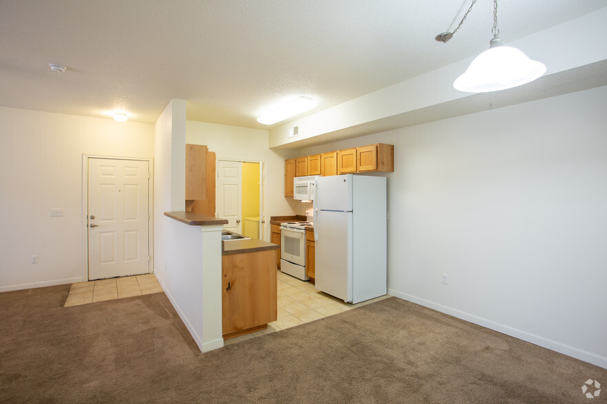 Entry Way/Dinning/Kitchen - Broadstone Villas