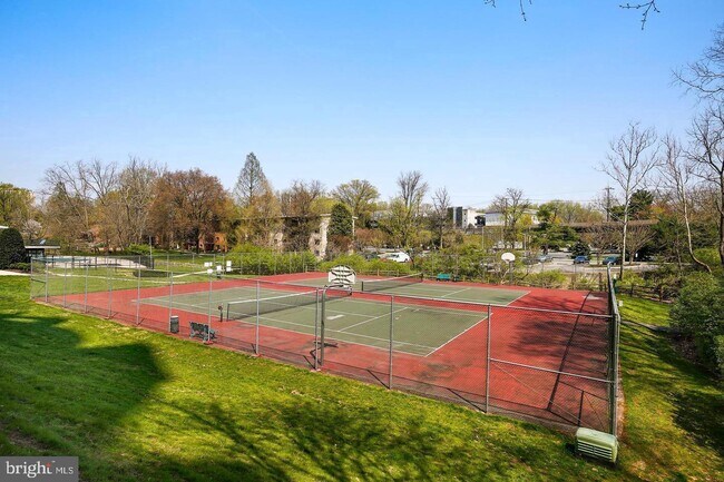 Building Photo - 10101 Grosvenor Pl