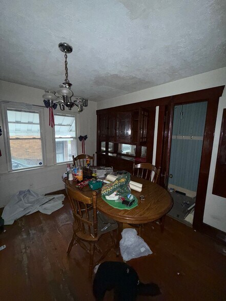 Building Photo - 1718 E Cantrell St
