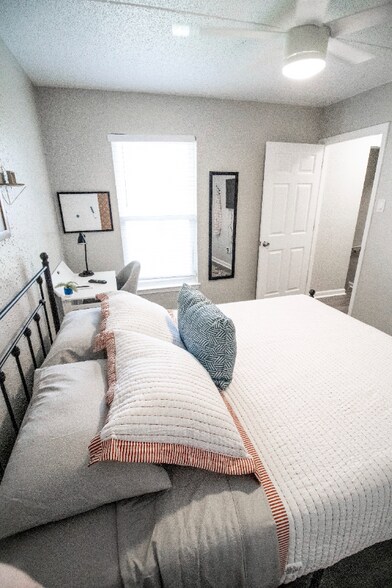 Building Photo - 3103 8th Ave