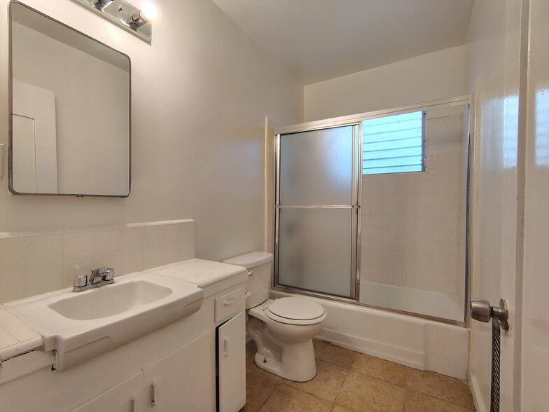 Building Photo - 7920 Selma Ave