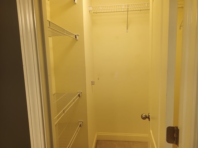 Walk In Closet 2 - 2626 Nashboro Blvd