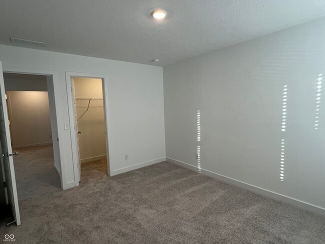 Building Photo - 5580 Cherry Hl Dr